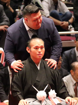 The former Onosho takes a snip