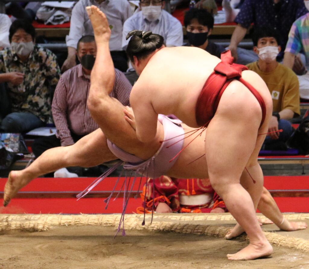 Kachikoshi and Makekoshi: How a Winning or Losing Record Moves a Wrestler Up Sumo’s Banzuke