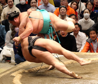 Kinboshi: The Gold Star for Beating a Yokozuna